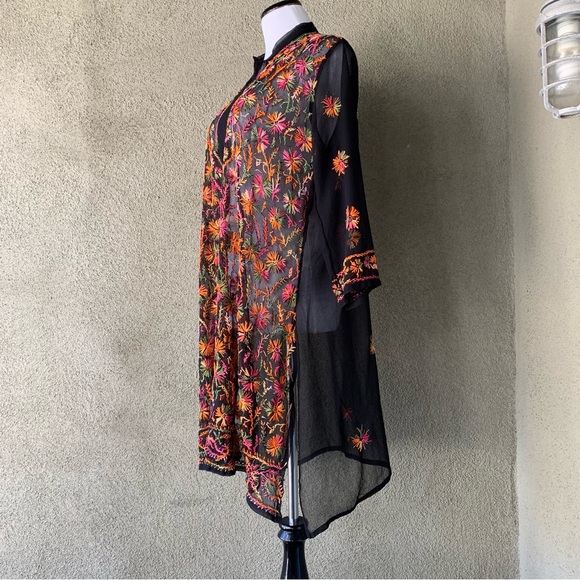 🔥5/$20🔥 Black Chiffon Tunic Embroidered size L - Picture 9 of 12